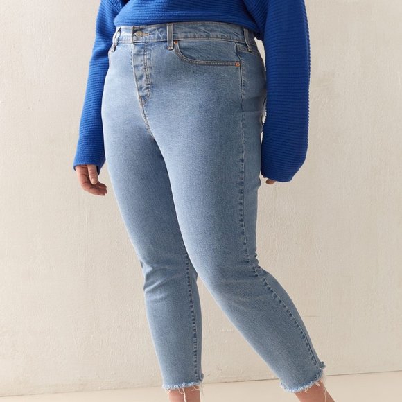 NWT Levi's Premium High-Waisted Wedgie Jean - Picture 1 of 6